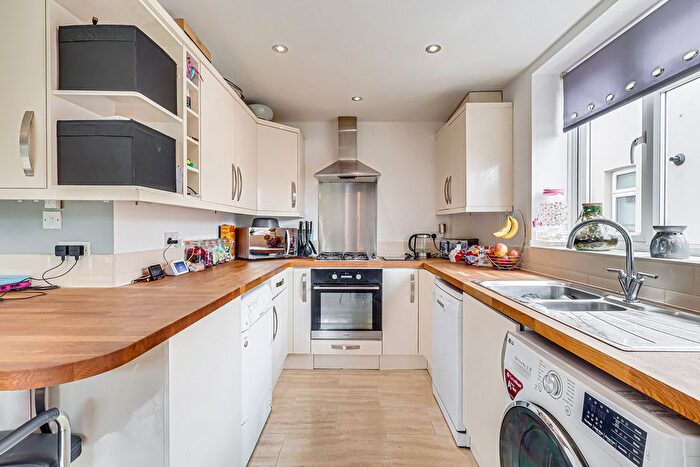 2 Bedroom Detached Bungalow To Rent In Ashingdon Road, Rochford, SS4