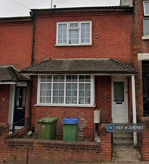 3 Bedroom Terraced House To Rent In Bevois Hill, Southampton, SO14