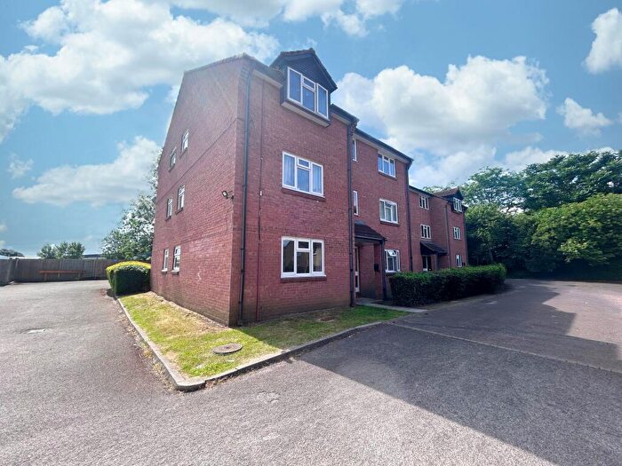2 Bedroom Flat To Rent In St Peters Close, Cheltenham, GL51