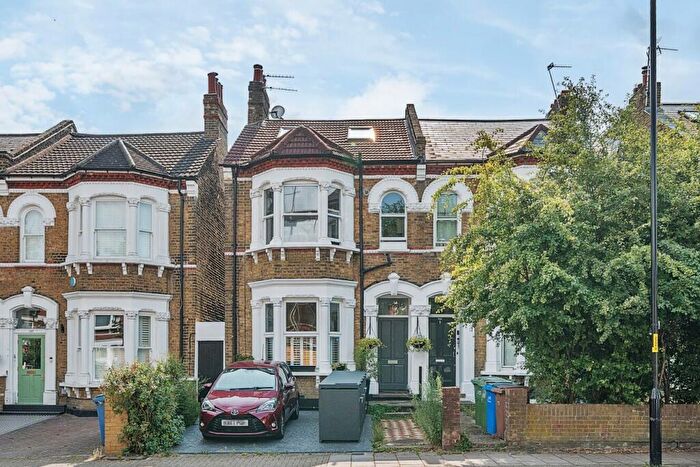 2 Bedroom Flat To Rent In Barry Road, East Dulwich, London, SE22