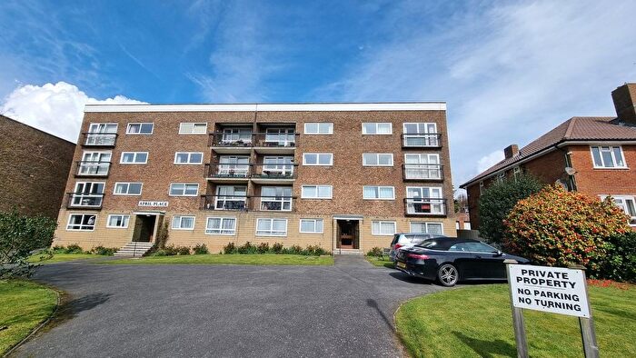 2 Bedroom Flat To Rent In Buckhurst Road, Bexhill On Sea, TN40