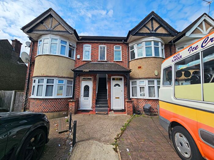 2 Bedroom Maisonette To Rent In Christchurch Avenue, Harrow, HA3