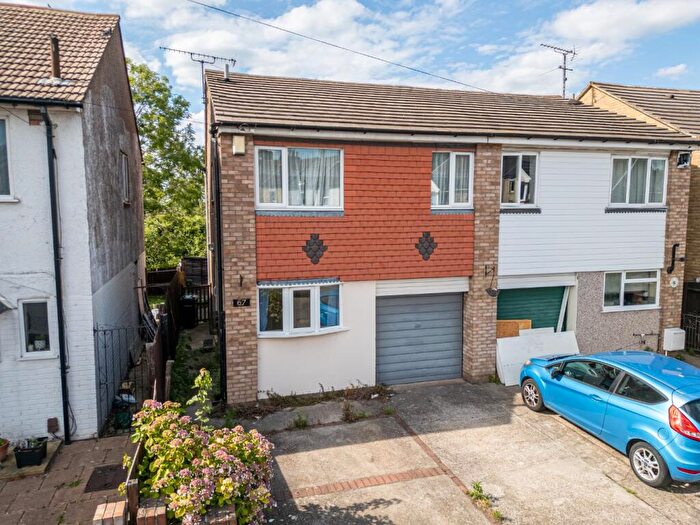 3 Bedroom Semi-Detached House For Sale In Raphael Road, Gravesend, Kent, DA12