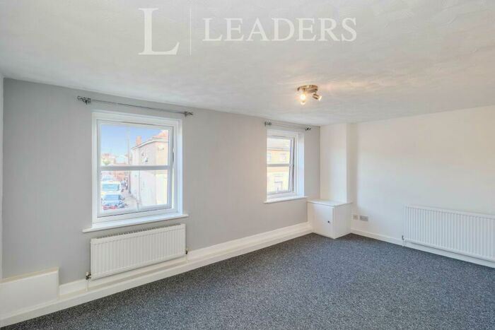 2 Bedroom Apartment To Rent In New Road, Portsmouth, PO2
