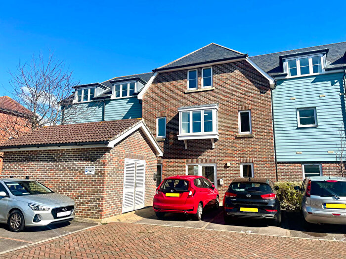 2 Bedroom Flat To Rent In Broadacre Place, Fareham, Hampshire, PO14