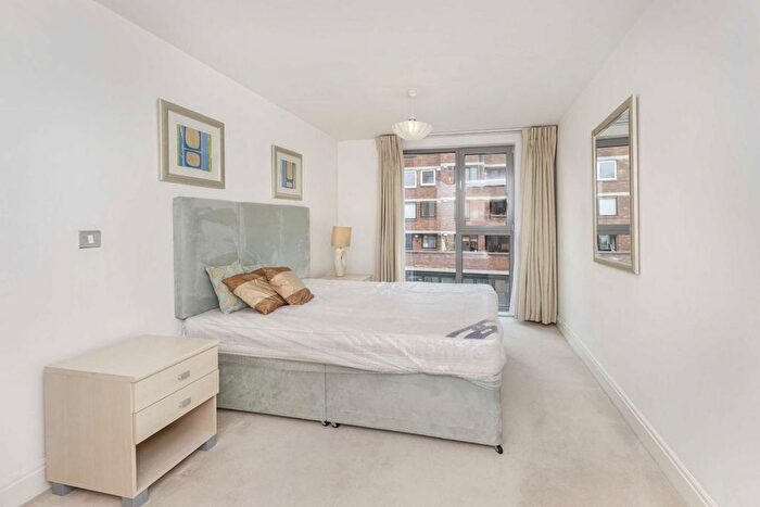 1 Bedroom Flat To Rent In Vauxhall Bridge Road, London, SW1V