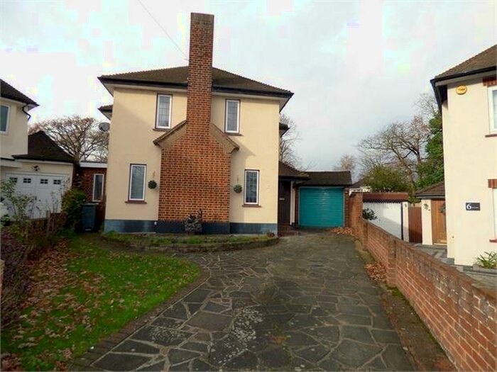 3 Bedroom Detached House To Rent In Buxton Square, Leigh-on-Sea, Leigh On Sea, SS9