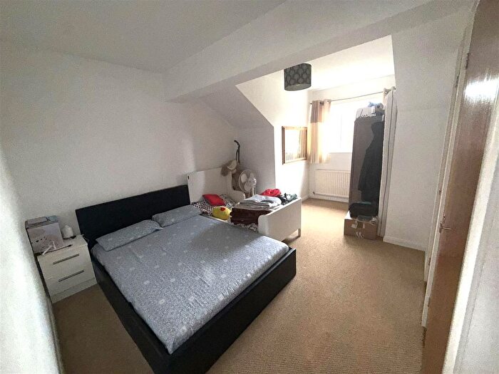 1 Bedroom Flat To Rent In Langley Road, Watford, WD17
