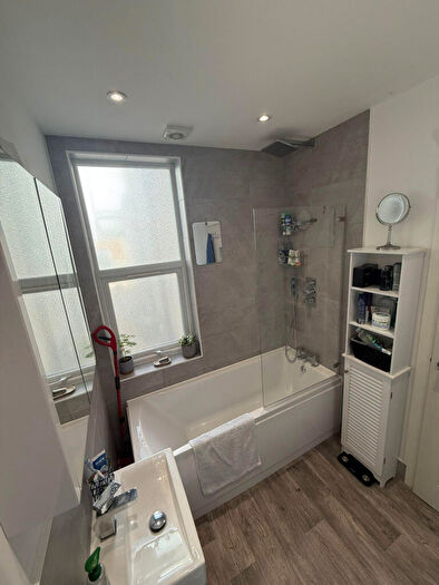 1 Bedroom Flat To Rent In London, E18