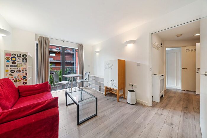 1 Bedroom Flat For Sale In Bemerton Street, Kings Cross, N1