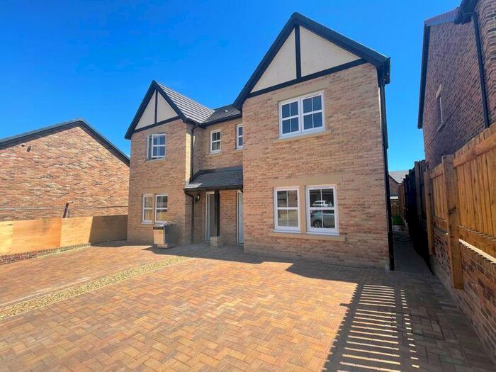 3 Bedroom Semi-Detached House To Rent In Weatherby Avenue, Ryton, NE40