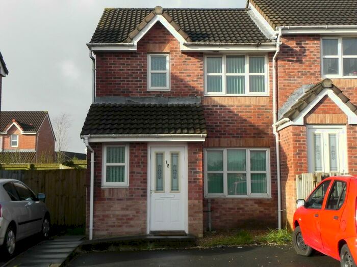 3 Bedroom End Of Terrace House To Rent In Lon Enfys, , Trallwn, Mid Glamorgan., SA7