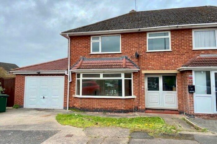 3 Bedroom Semi-Detached House To Rent In Terrian Crescent, Nottingham, NG2