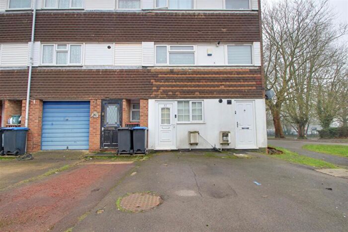 1 Bedroom Maisonette For Sale In The Wye, Hemel Hempstead, HP2