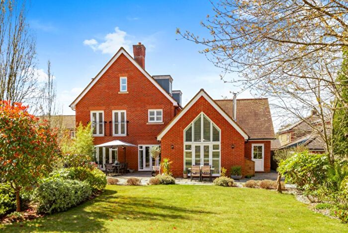 5 Bedroom Detached House For Sale In Canal Reach, Andwell, Hampshire, RG27