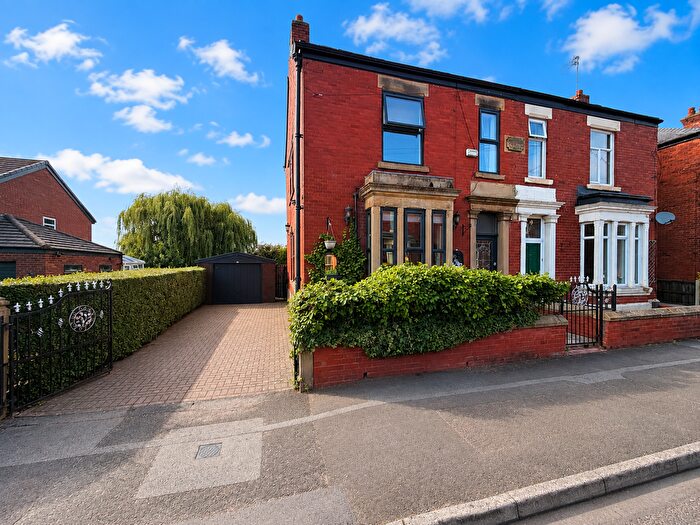 4 Bedroom Semi Detached House For Sale In Cheetham Hill Road, Dukinfield, SK16