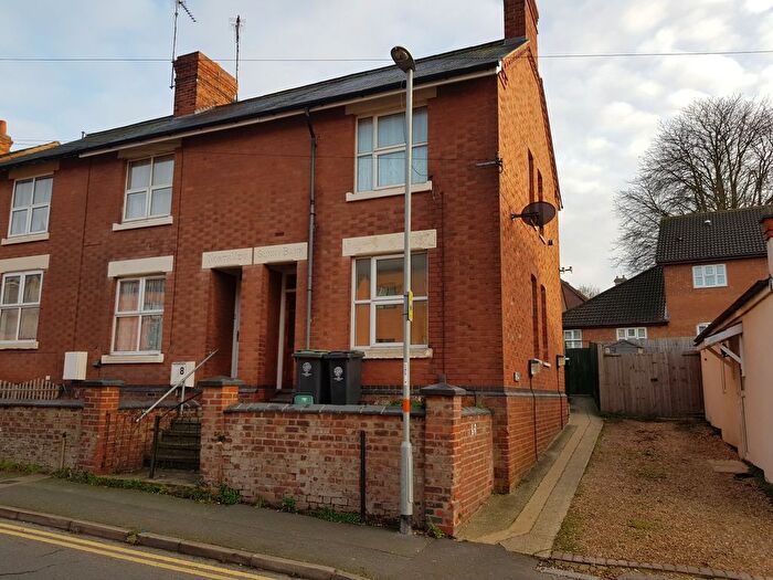 2 Bedroom Flat To Rent In Portland Road, Rushden, NN10