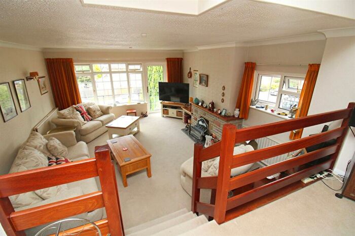 4 Bedroom Detached House For Sale In Parkdale, Danbury, CM3