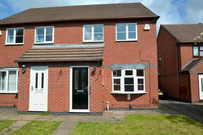 3 Bedroom Semi-Detached House To Rent In Hancocks Drive, Oakengates, Telford, TF2