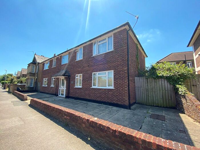 1 Bedroom Apartment To Rent In Kingston, KT1