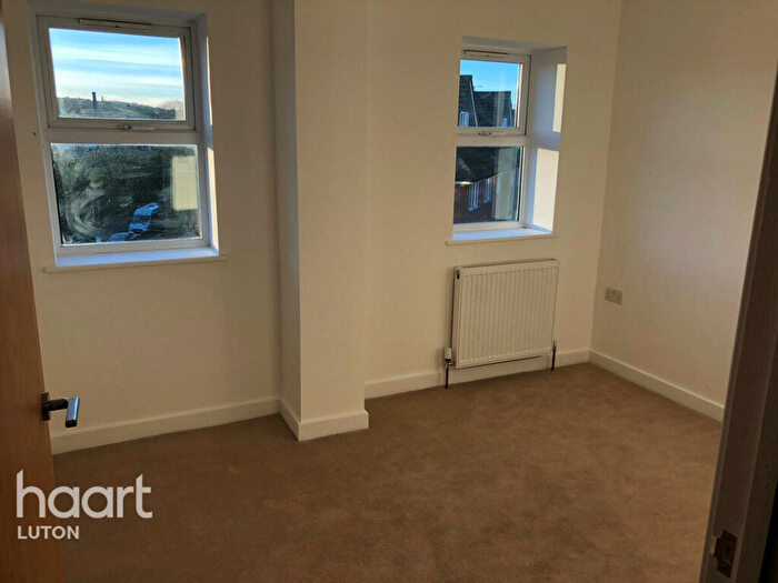 1 Bedroom Apartment For Sale In Old Bedford Road, Luton, LU2