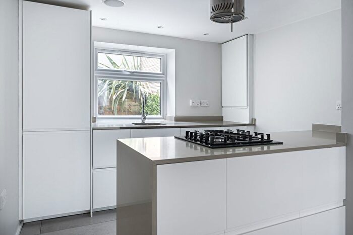 3 Bedroom Terraced House For Sale In Shepherdess Walk, Hackney, N1 - Photo 3
