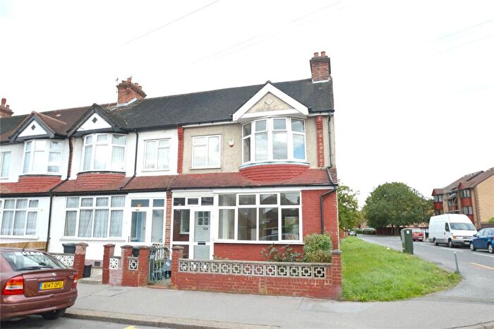 3 Bedroom End Of Terrace House To Rent In Beckford Road, Croydon, Surrey, CR0