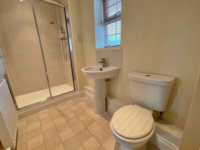 2 Bedroom Apartment To Rent In Wharf Gardens, Bingham, Nottingham, NG13