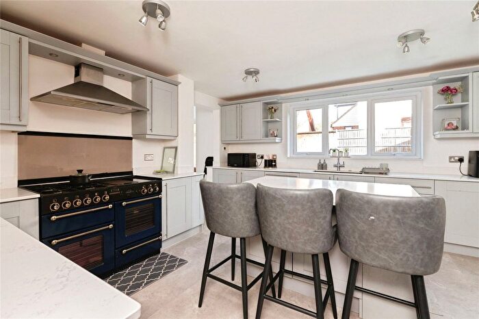 5 Bedroom Detached House For Sale In Farriers Drive, Billericay, Essex, CM12