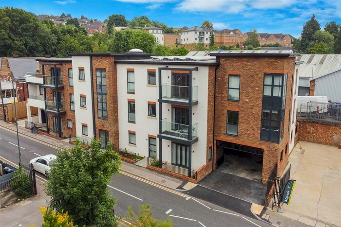 2 Bedroom Flat To Rent In Gordon Road, High Wycombe, HP13