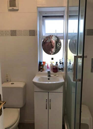 4 Bedroom House To Rent In Paulden Drive, Manchester, M35