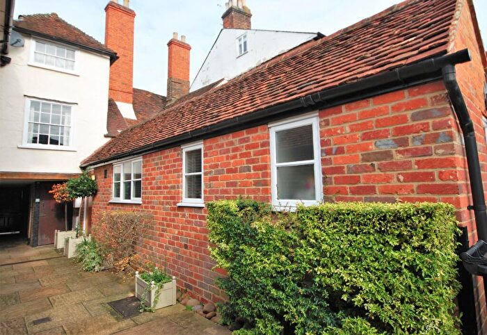 2 Bedroom House To Rent In Hart Street, RG9