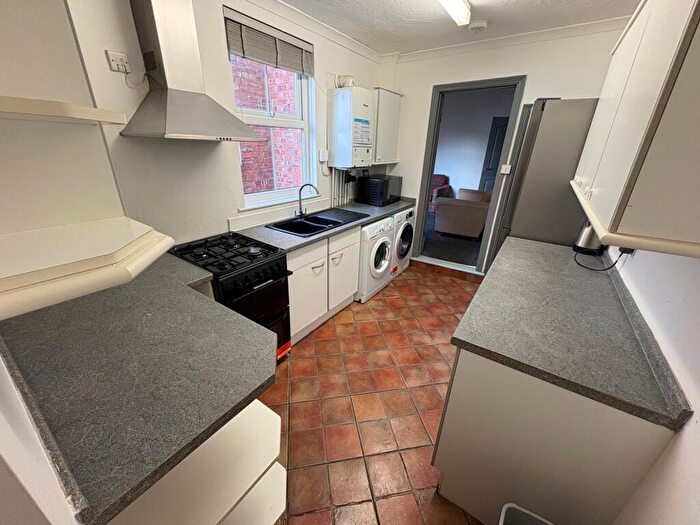 4 Bedroom House To Rent In Ashburnham Road, Northampton, NN1