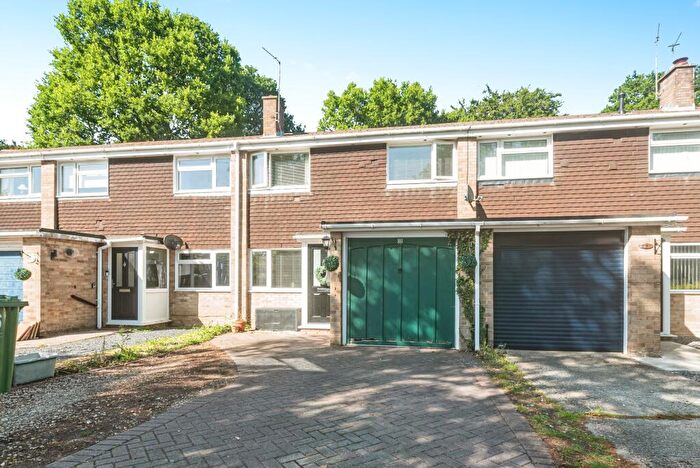 3 Bedroom Terraced House For Sale In Wellington Crescent, Tadley, RG26