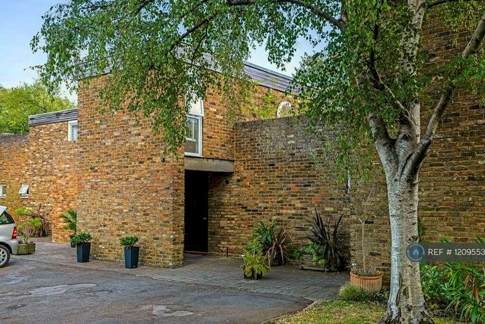 2 Bedroom Terraced House To Rent In Acacia Grove, New Malden, KT3