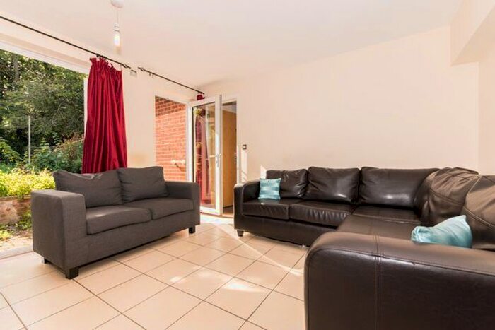 6 Bedroom Property To Rent In Shipman Avenue, Canterbury, CT2