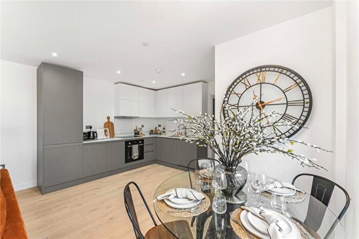 1 Bedroom Apartment For Sale In Limehouse Lofts, Caroline Street, London, E1