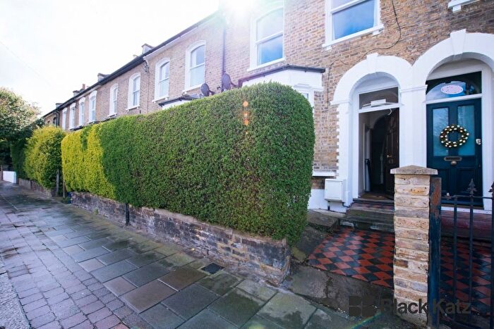 5 Bedroom Town House To Rent In Hollydale Road, London, SE15