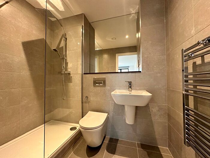 2 Bedroom Apartment To Rent In Springwell Gardens, Springwell Road, Leeds, LS12