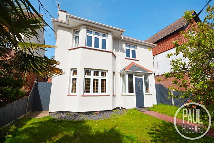 5 Bedroom Detached House For Sale In Kirkley Cliff Road, Pakefield, Suffolk, NR33