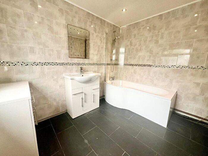 4 Bedroom Terraced House To Rent In Seaford Street, Stoke-On-Trent, ST4