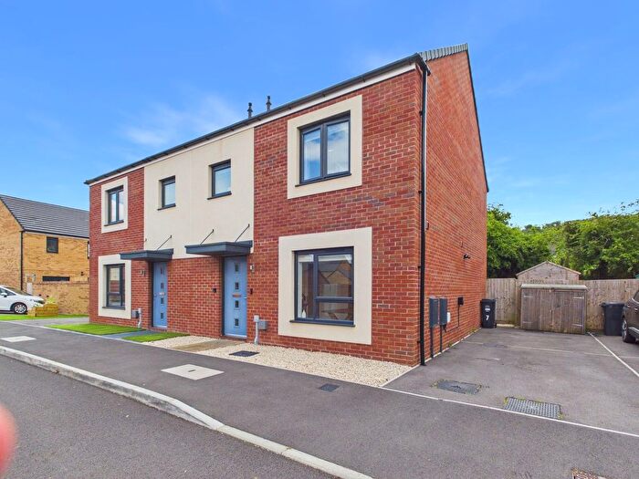 3 Bedroom Semi-detached House For Sale In Ten Acres Close, Woodside, Hutton, Weston-Super-Mare, BS24