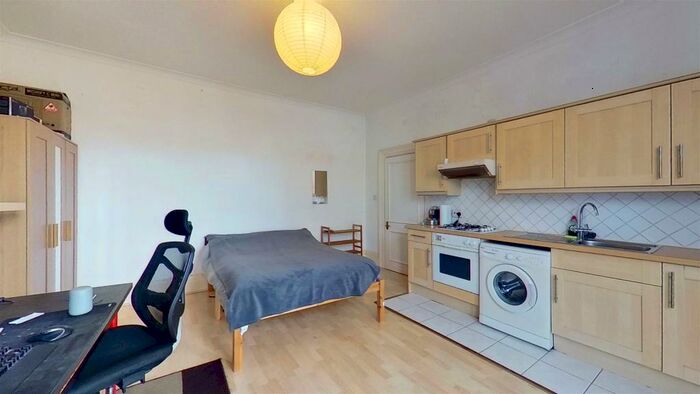 Studio To Rent In , Cadogan RoadSurbitonSurrey, KT6