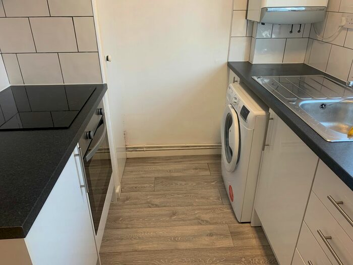 2 Bedroom Flat To Rent In Deerdale Way, Coventry, CV3