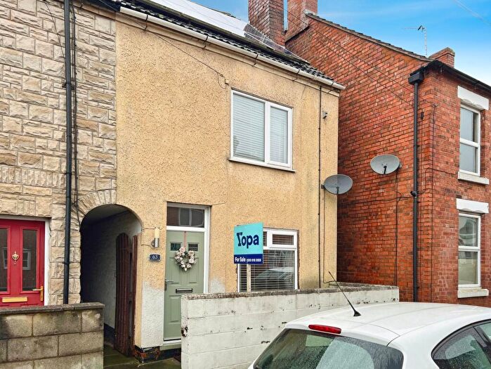 2 Bedroom Terraced House For Sale In Oversetts Road, Swadlincote, DE11