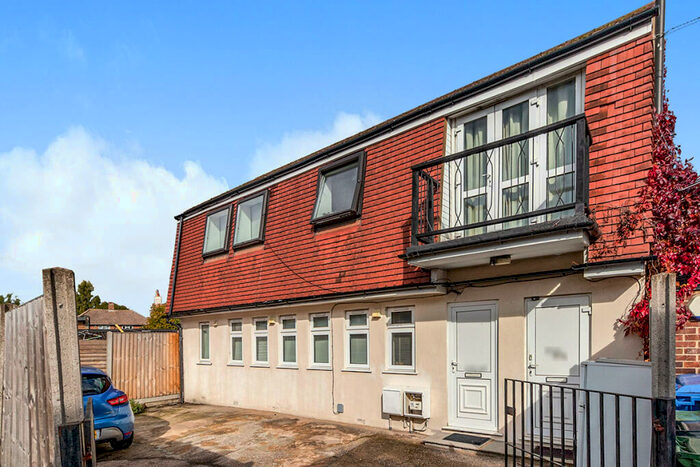 2 Bedroom Flat To Rent In Chessington Road, Ewell, Epsom, Surrey, KT19