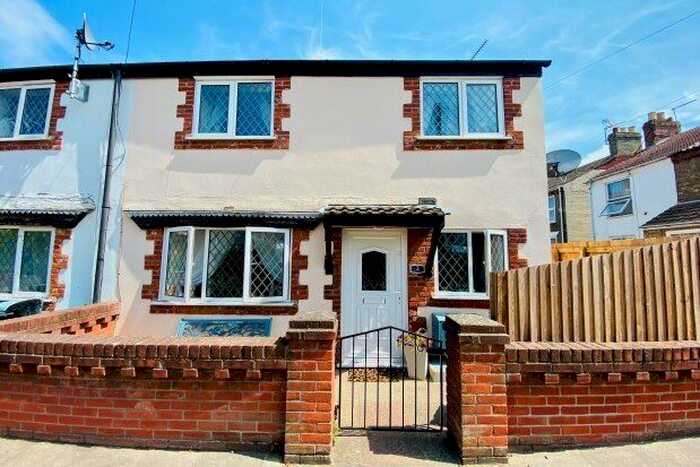 2 Bedroom Property To Rent In Waveney Road, Great Yarmouth, NR31