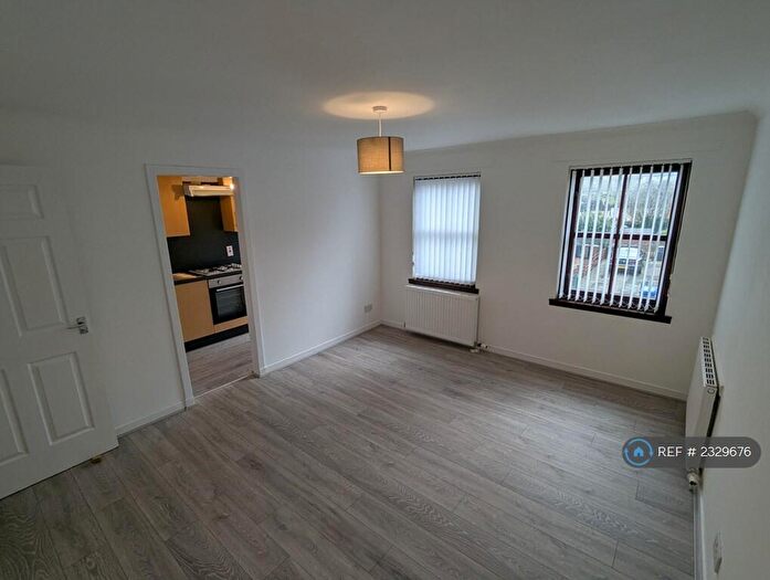 2 Bedroom Flat To Rent In Green Road, Paisley, PA2