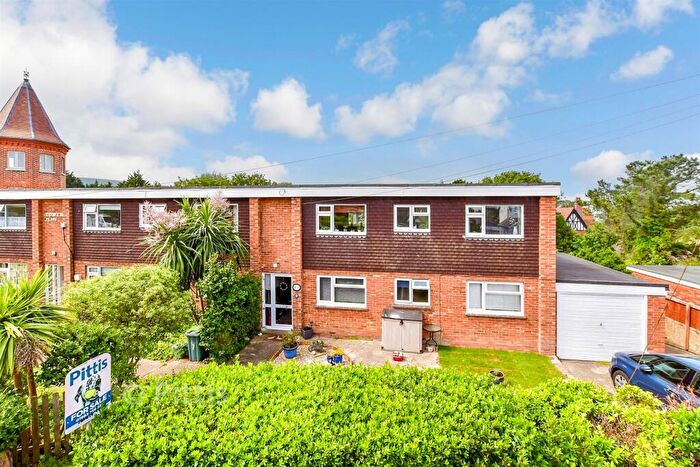 3 Bedroom Maisonette For Sale In Ward Road, Totland, Isle Of Wight, PO39