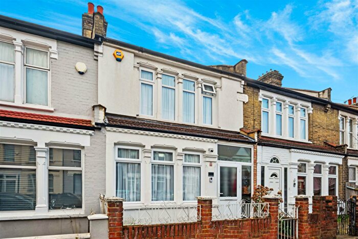 3 Bedroom Terraced House For Sale In Estcourt Road, London, SE25